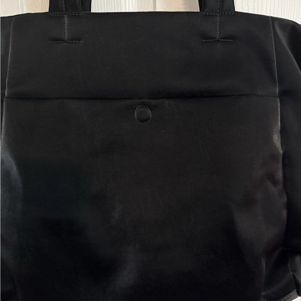 WILDFOX Rebels Black Tote with Tiger Graphic - Picture 4 of 9